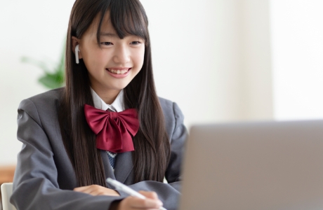 実際のコミュニケーションで英語を使う機会を提供